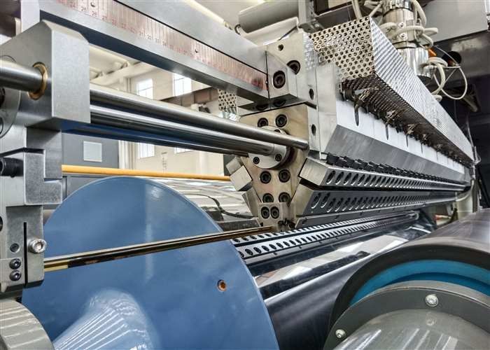 Capacidad 200 - 400 Kg/Hr Máquina de laminado de recubrimiento por extrusión Máxima velocidad de recubrimiento 200 M/Min