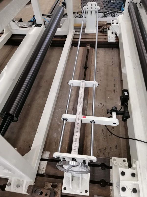 Máquina que lamina de papel exacta del control de la temperatura por el PLC con una máquina blanca y azul más fina de la capa